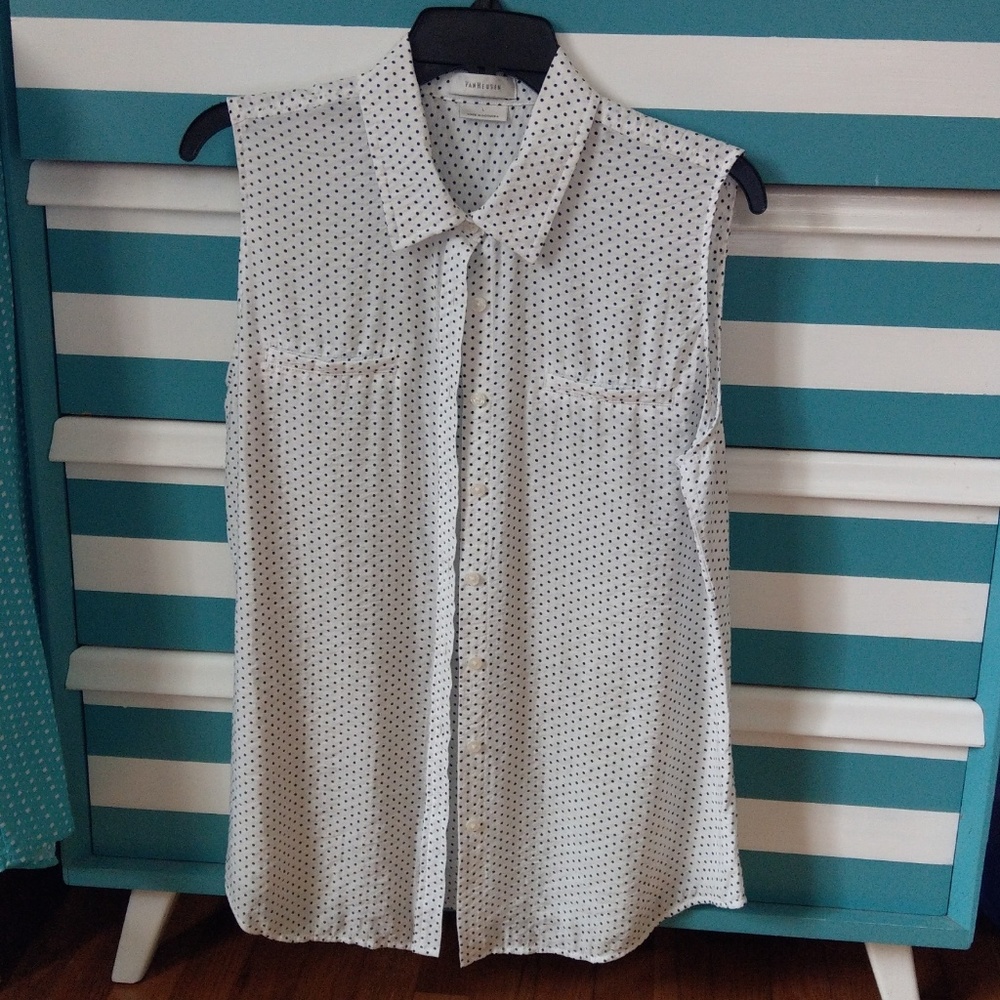 Van Heusen Ladies Sleeveless Button Down Blouse